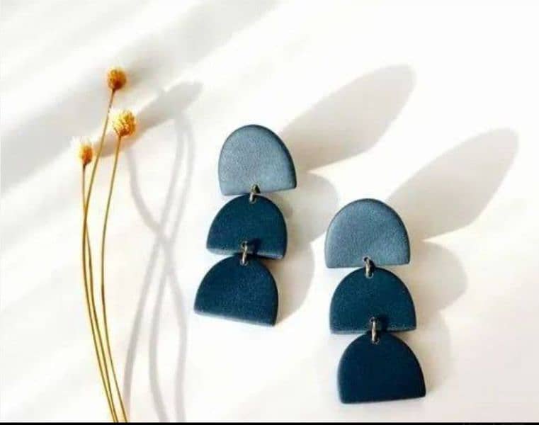 1 kg Fashionable Clay jewellery in various designs and colours 4