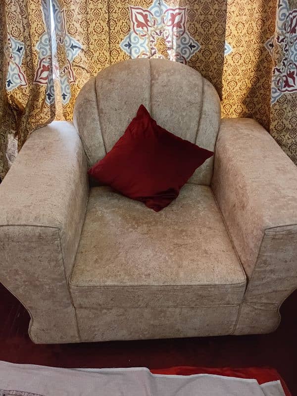 Sofa set (few months used) 0