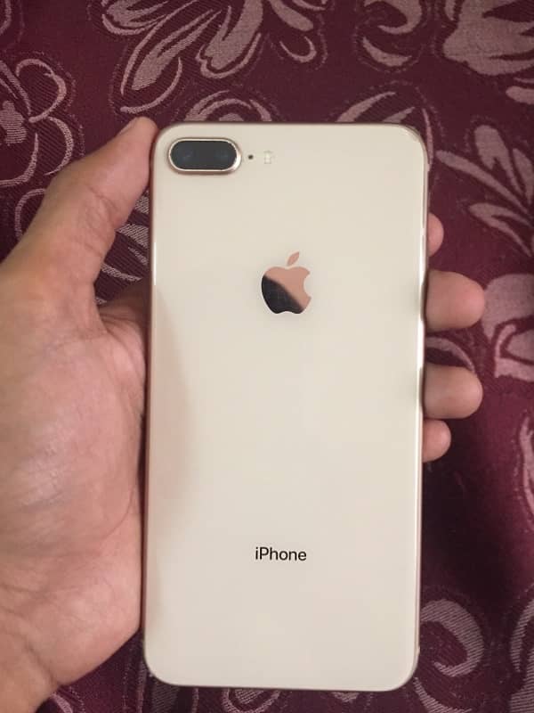iPhone 8 Plus 1