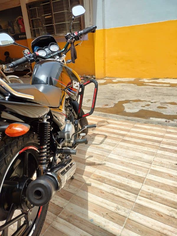 Yamaha YBR G 125 2023 model july end 3
