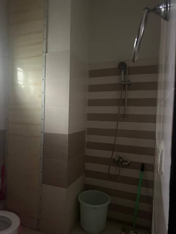 10 Marla 3 Bedroom Flat For Sale At Investor Price 3