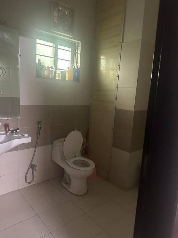 10 Marla 3 Bedroom Flat For Sale At Investor Price 5