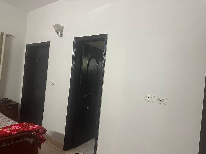 10 Marla 3 Bedrooms 2018 model 5th Floor For Sale 2