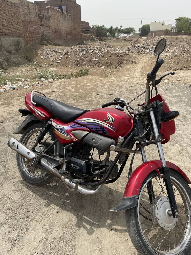 Honda Pridor Red Color Model 2012 3