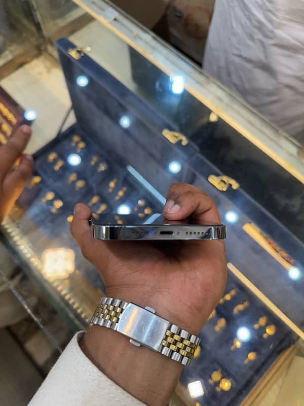 iphone 13 pro max JV 5