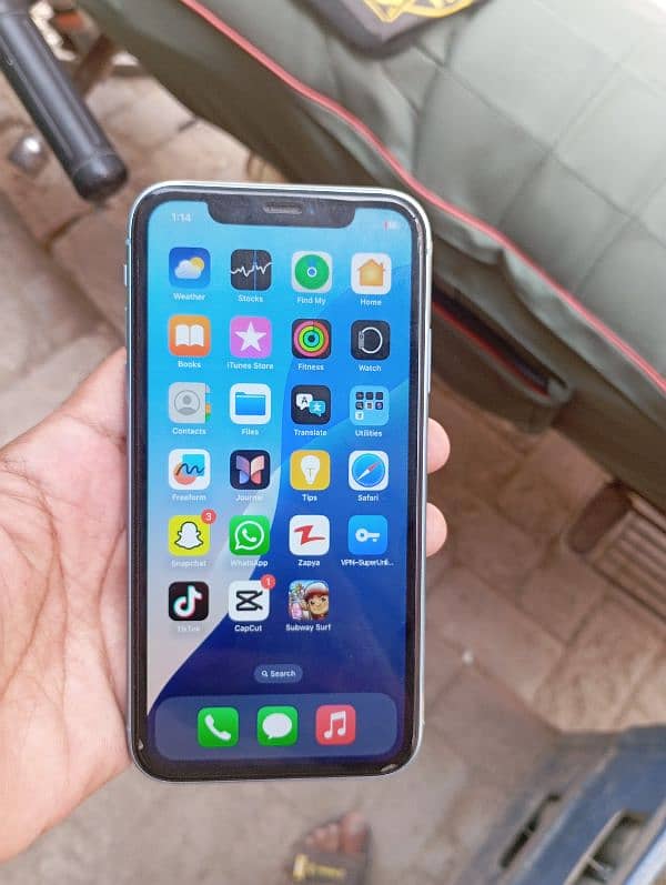iPhone XR 0
