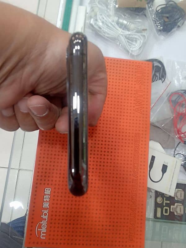 pta approved 64 GB iPhone 11 pro 92 battery health only phone 4