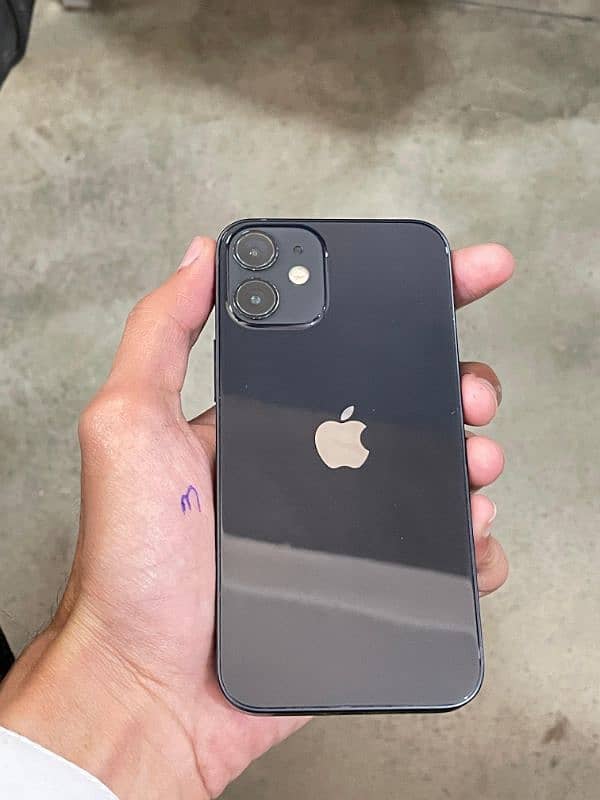 iphone 12 mini 4