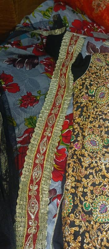 new lehnga in black colour only one time used 6