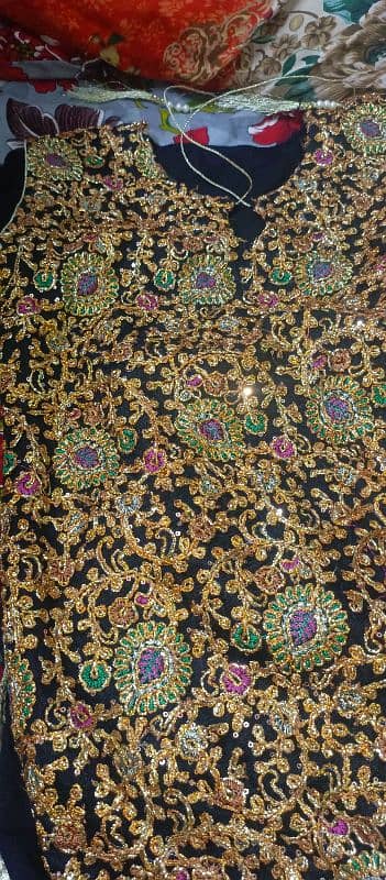 new lehnga in black colour only one time used 7