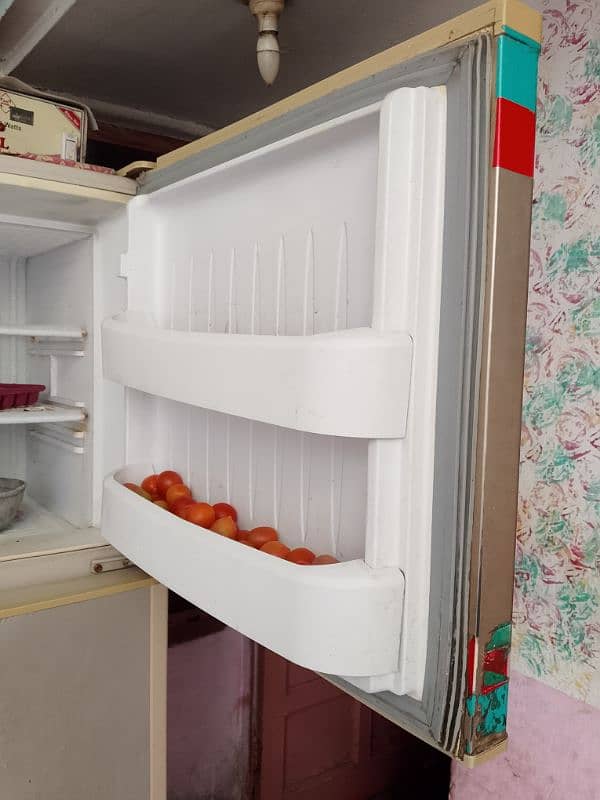 orient fridge condition 10 by 8 change krni hai eslye sale kr rahe 6