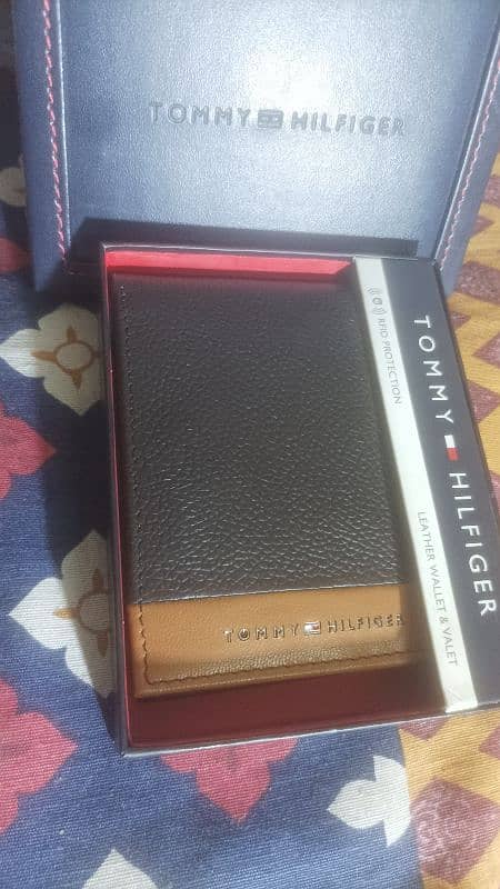 Tommy Hilfiger original wallet 1