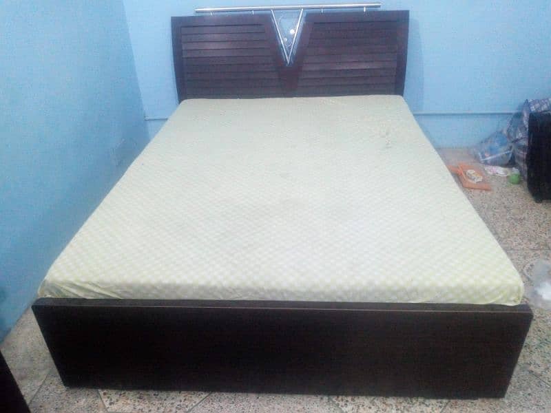 queen bed and side table for sale 14