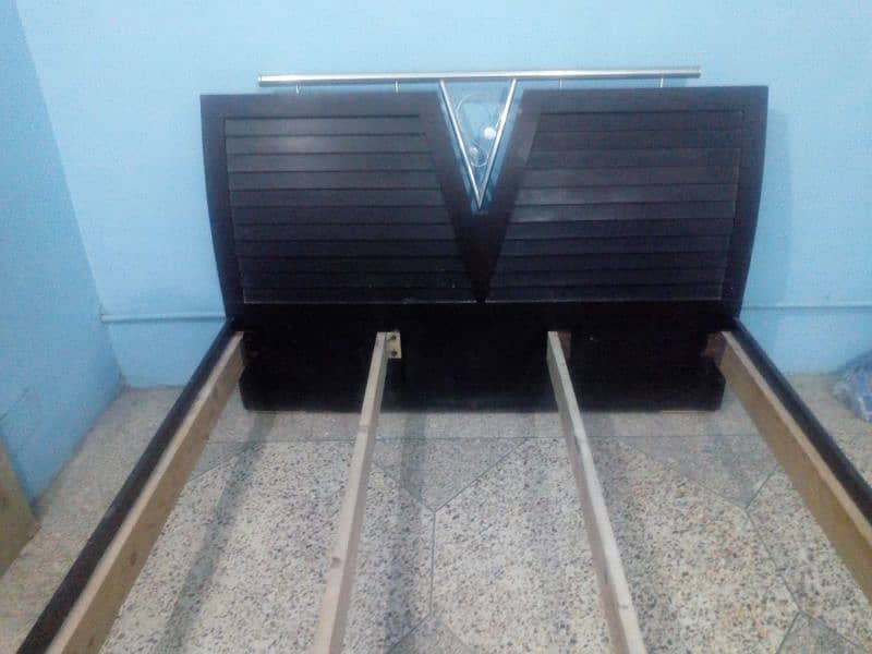 queen bed and side table for sale 15