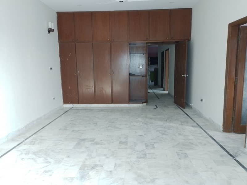 Upper portion for Rent on Khayaban-e-Bukhari. 1