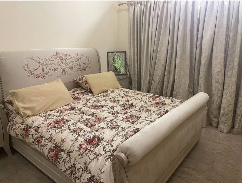 sleigh design bed 0