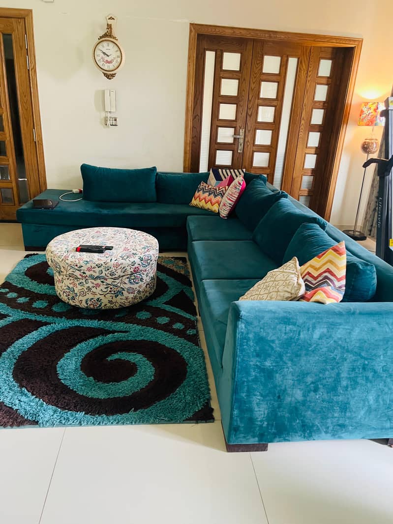 9 seater L shaped sofa with round puffy 2