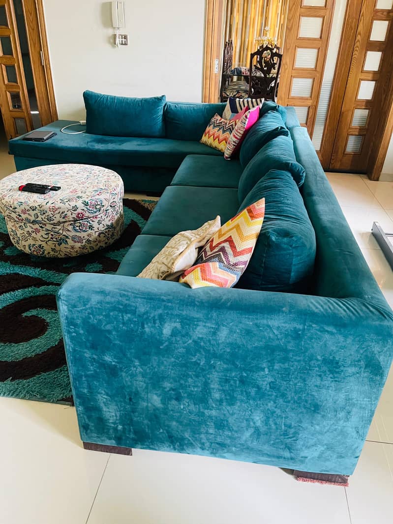 9 seater L shaped sofa with round puffy 3