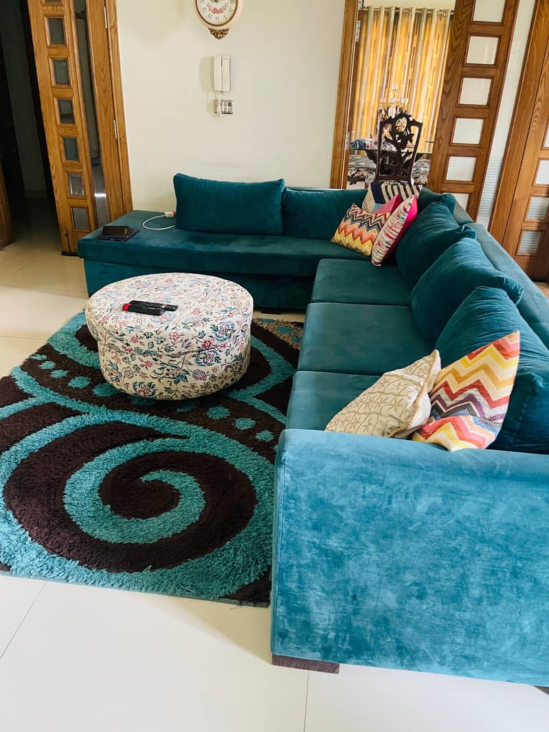 9 seater L shaped sofa with round puffy 5