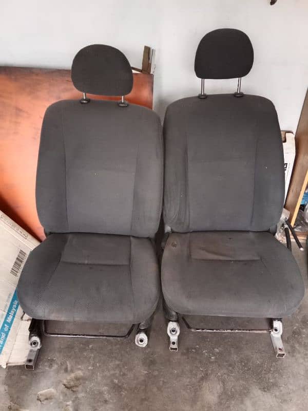 Toyota Seats aqua and fielder. 0