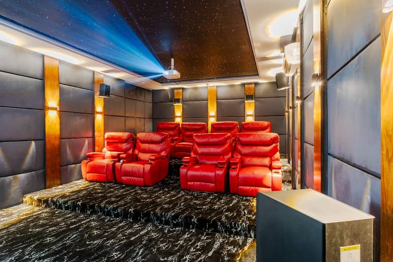 1 KANAL FULLY FURNISHED AND FULL BASEMENT HOUSE FOR SALE AT IDEAL LOCATION IN DHA PHASE 4 5
