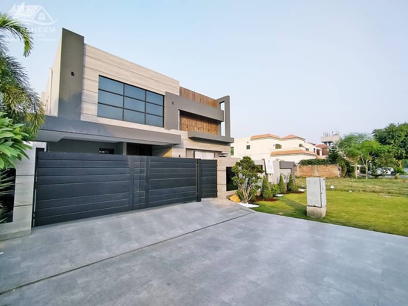 1 Kanal Slightly Used Unique Modern Design House For Sale At Prime Location Near To Jalal sons In DHA Phase 5 Lahore 1