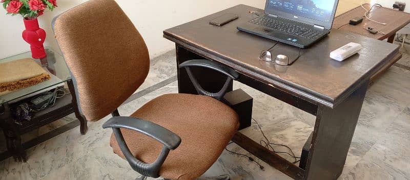Computer table and Chair 0