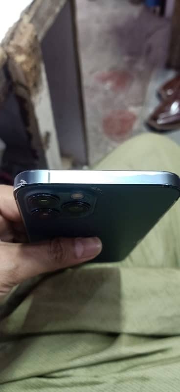 I phone 12 pro Max 1