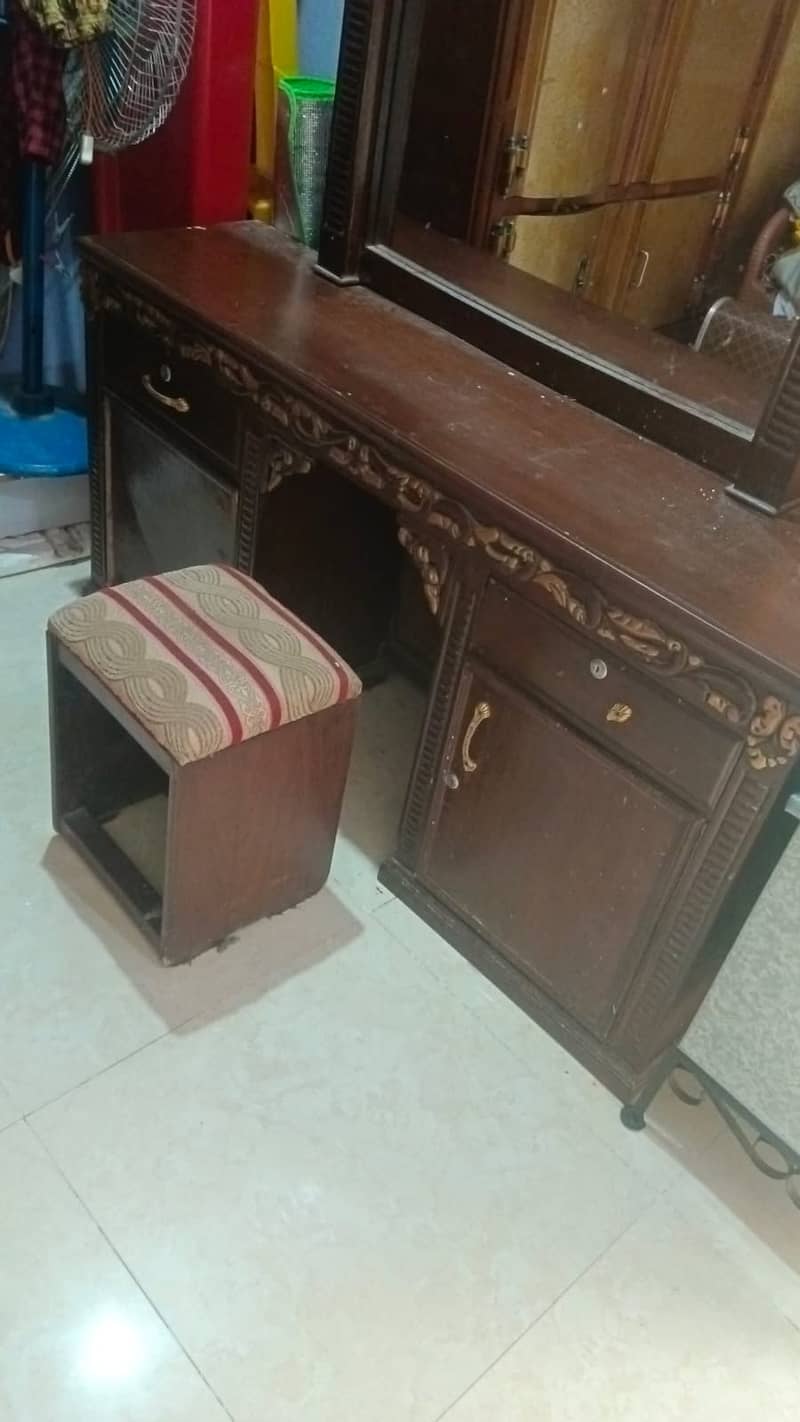 Bed side table dressing table 0