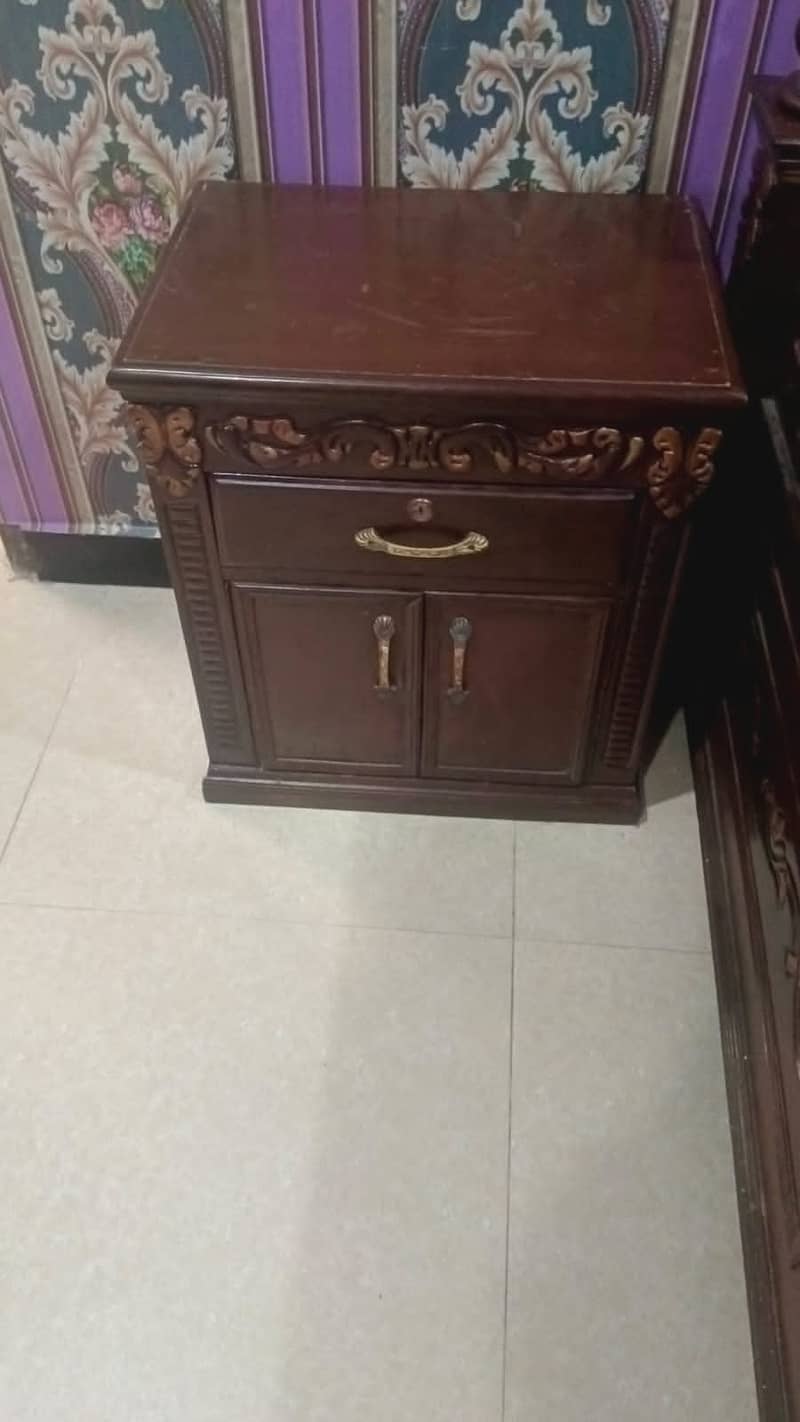 Bed side table dressing table 3