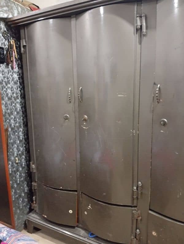 Iron cupboard urgent sale seroius buyer contact me 2