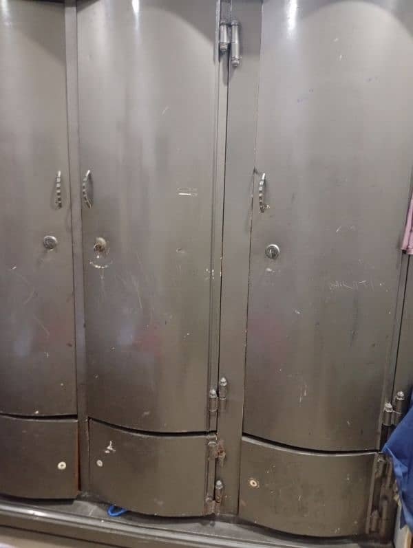 Iron cupboard urgent sale seroius buyer contact me 3
