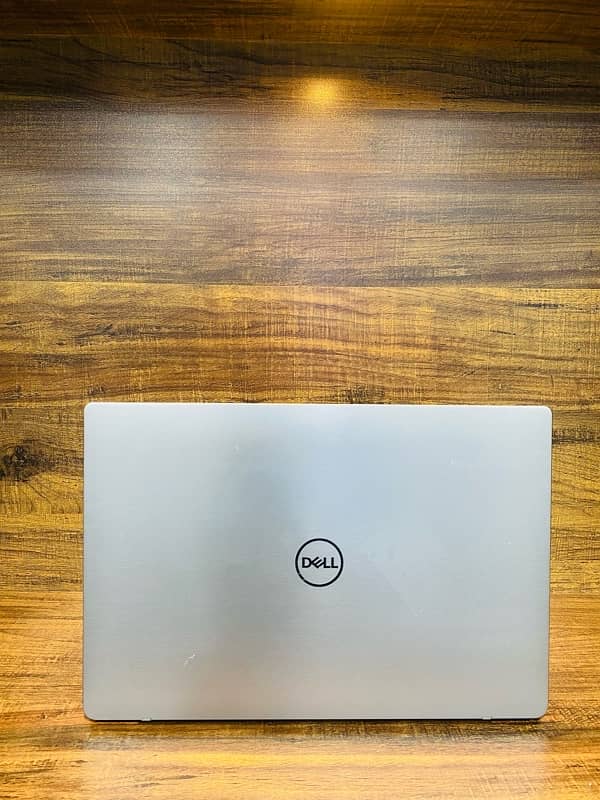 Dell Latitude 7300 Metal (Core:i7-8th Generation)(8-256GB) 3
