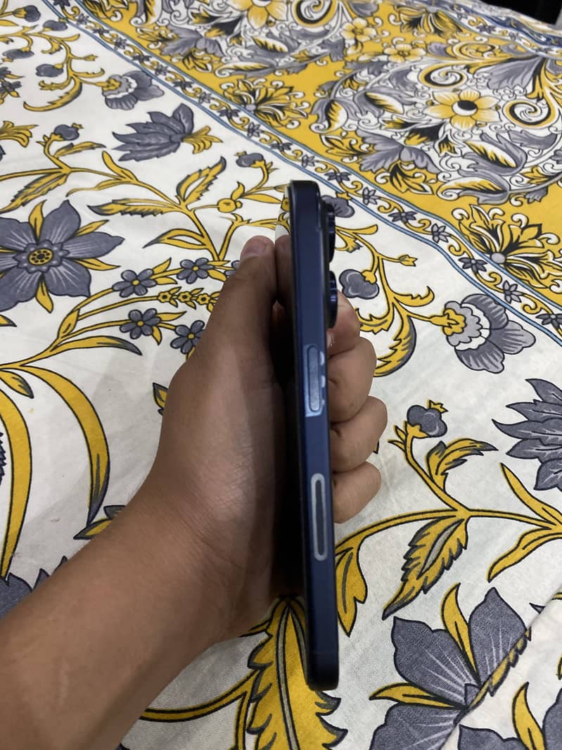 I phone 15 pro (jv) 128 gb blue colour 2