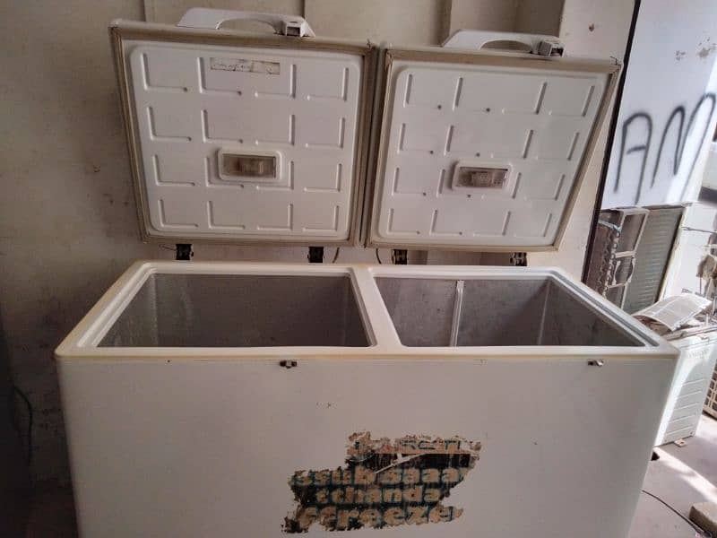 deep freezer double door bhot hee achi condition 3