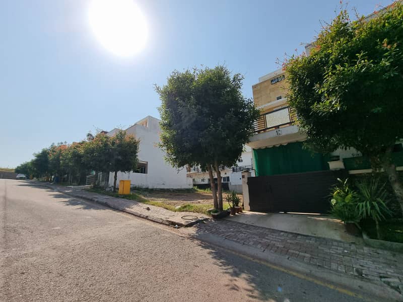 08 Marla Residential Plot For Sale Prime Location | Solid &Amp; Ready For Possession 7