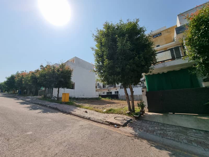 08 Marla Residential Plot For Sale Prime Location | Solid &Amp; Ready For Possession 8