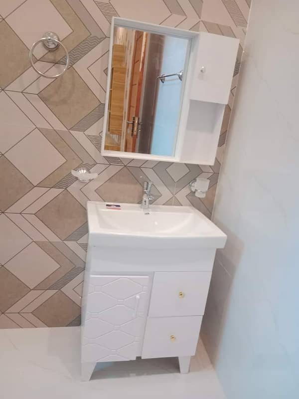 1 Kanal Upper Portion Available For Rent In Nasheman Iqbal Phase 2 3