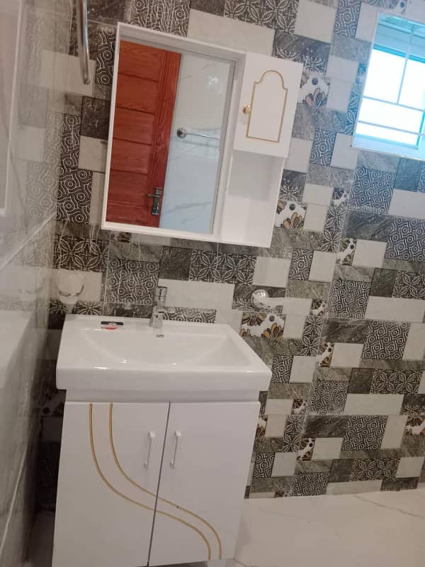 1 Kanal Upper Portion Available For Rent In Nasheman Iqbal Phase 2 5