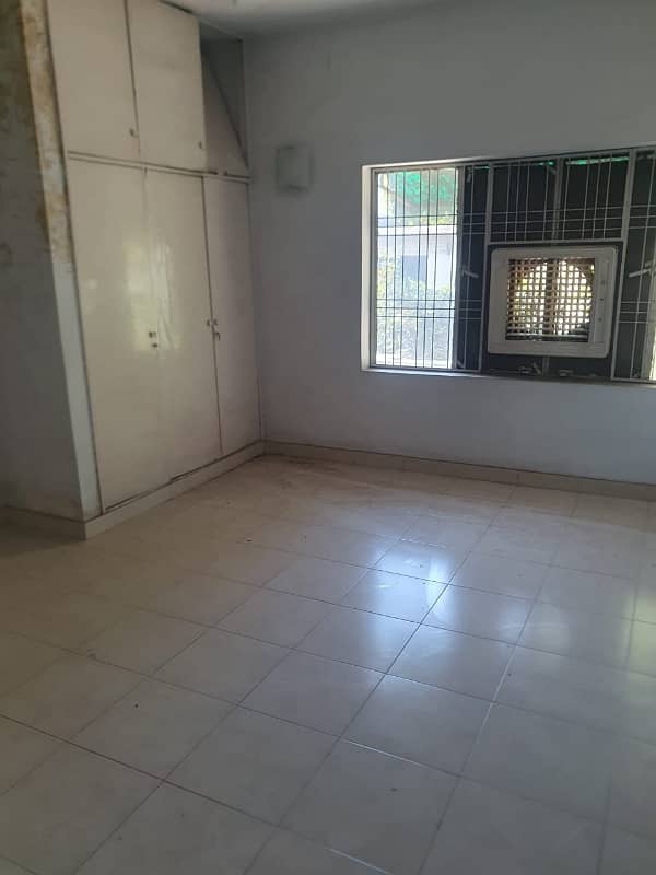 Gulberg A Well Maintained Decent Upper Portion For Silent Office Is Available On Rent. 8