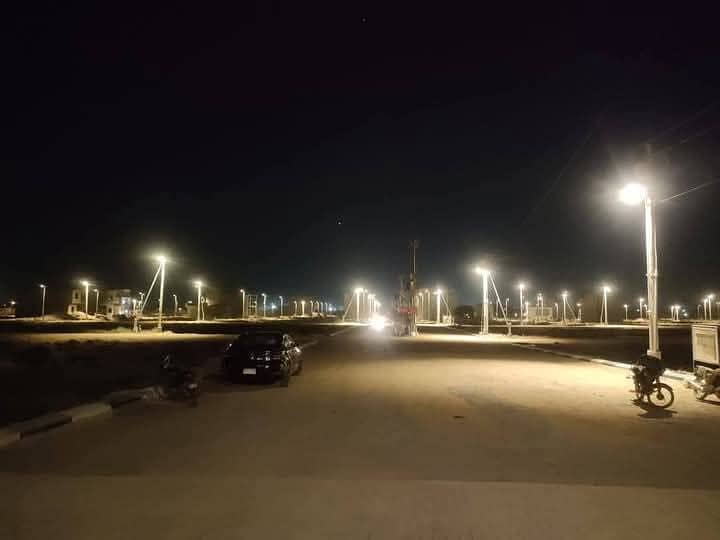 West Open Near To Gate Near To Park 0