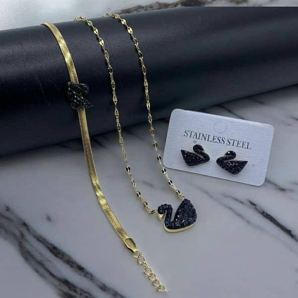Black Swan Set with Snake Chain Bracelet 2