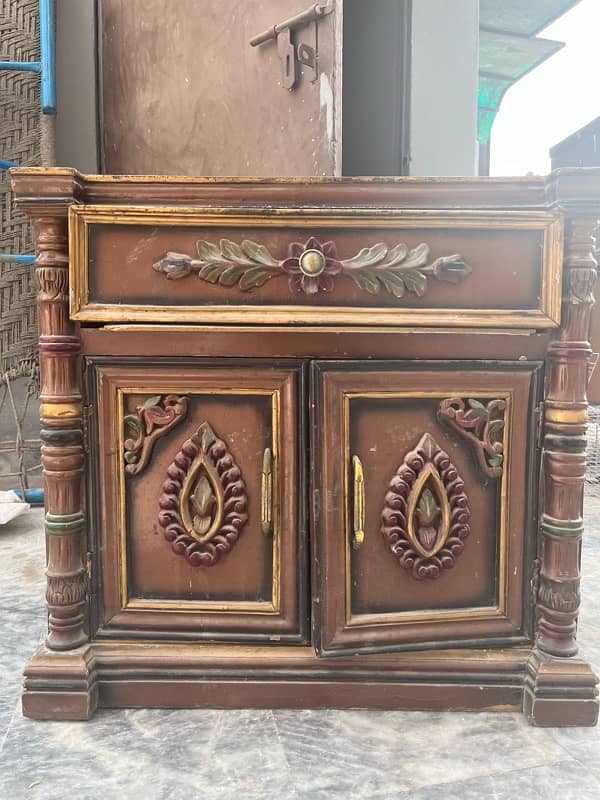 Chinoti dressing table, side tables and iron stand for sale 0