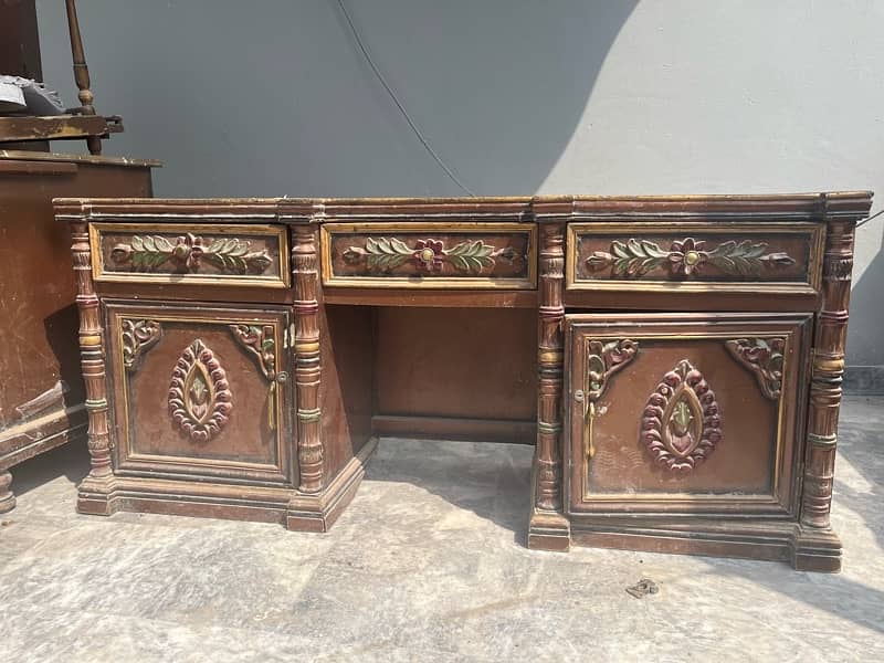 Chinoti dressing table, side tables and iron stand for sale 1