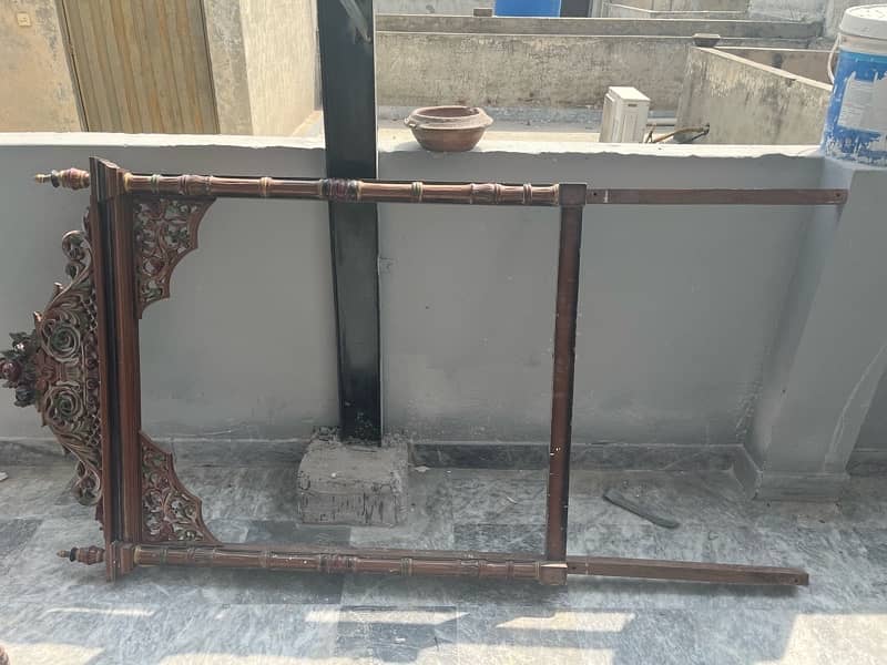 Chinoti dressing table, side tables and iron stand for sale 3