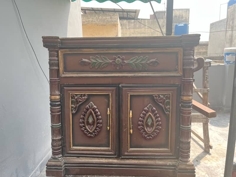 Chinoti dressing table, side tables and iron stand for sale 5