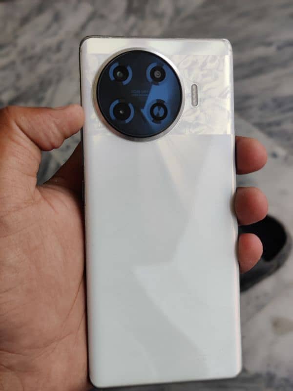 Tecno spark 20 pro plus 8/256 0