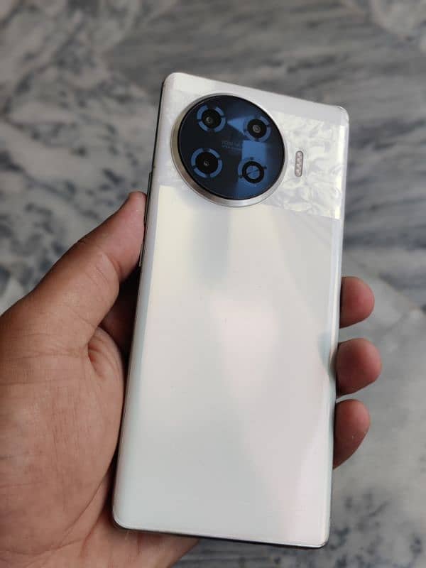 Tecno spark 20 pro plus 8/256 4
