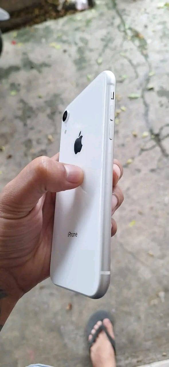Apple iPhone XR whtsp call 0306-5074-982 4