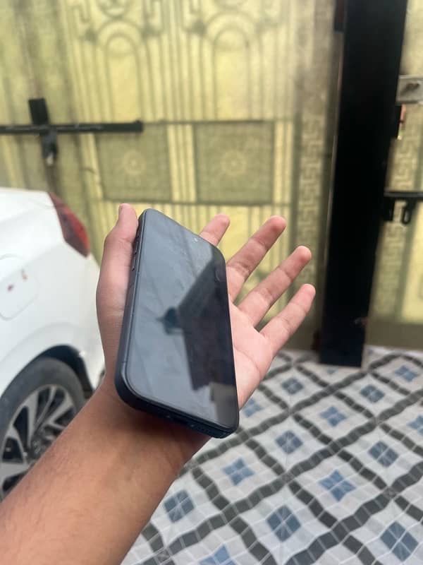 IPHONE 15 PRO NON PTA 2